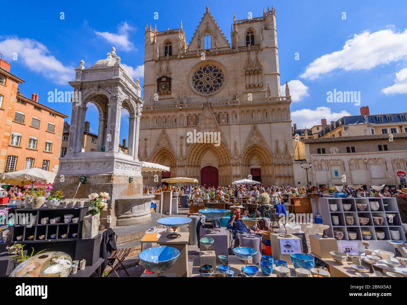 Lyon, France: Lyon Cathedral (Cathédrale Saint-Jean-Baptiste), the seat of  the Archbishop of Lyon, is a Roman Catholic church in the Place Saint-Jean  Stock Photo - Alamy