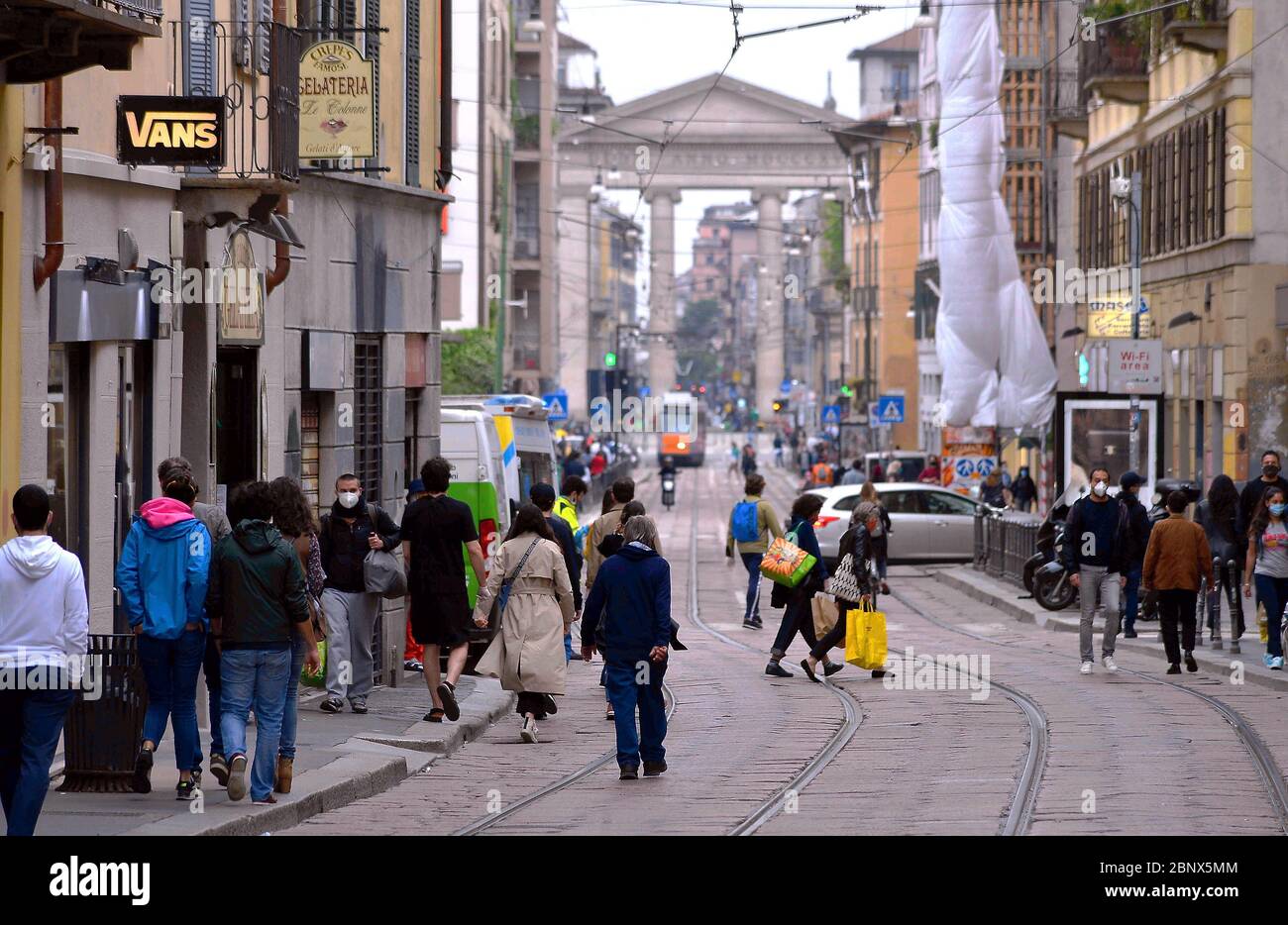 Milan, Phase 2, Towards normalcy, coronavirus emergency, the city comes to  life again, crowds of people on the streets, Corso di Porta Ticinese with  people (Maurizio Maule/Fotogramma, Milan - 2020-05-16) p.s. la