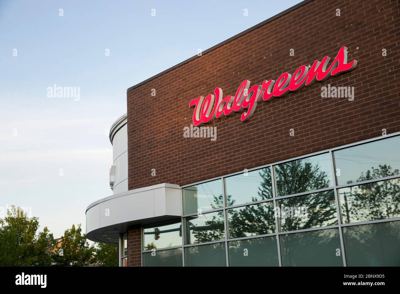 Walgreens sign hires stock photography and images Alamy