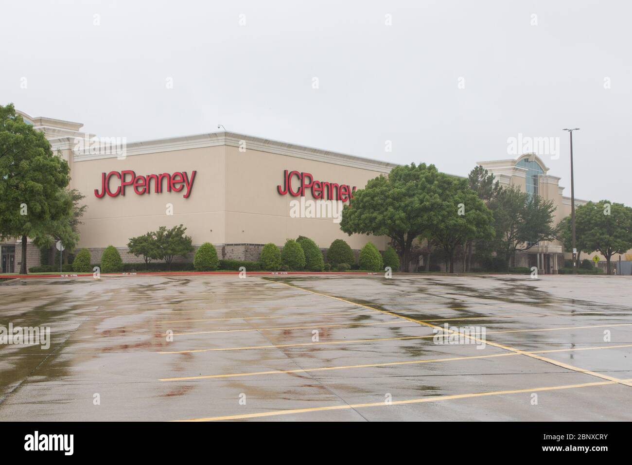 (200516) -- FRISCO (U.S.), May 16, 2020 (Xinhua) -- A J.C. Penney store is seen closed in Frisco, Texas, the United States, on May 16, 2020. U.S. retail giant J.C. Penney filed for bankruptcy on Friday due to the impact of COVID-19. The company said in a statement that it had entered into a restructuring support agreement with lenders that hold around 70 percent of its first lien debt 'to reduce the company's outstanding indebtedness and strengthen its financial position.' (Photo by Dan Tian/Xinhua) Stock Photo