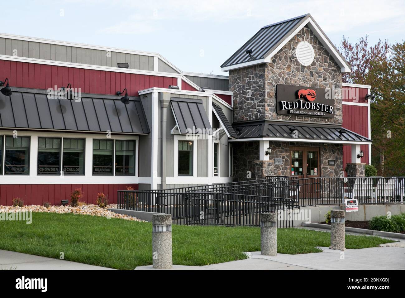 A logo sign outside of a Red Lobster restaurant location in Wilmington, Delaware on May 4, 2020. Stock Photo