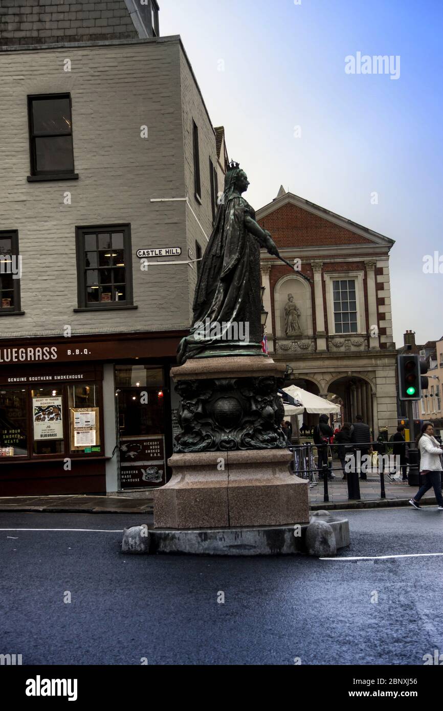 Queen Victoria Statue outside Windsor Castle. Castle Hill, Windsor