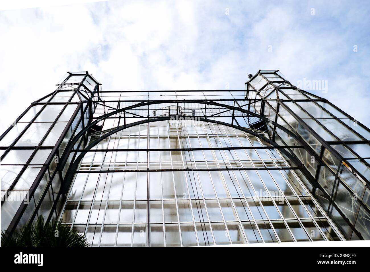 Picture of Glass rooftop hi-res stock photography and images - Alamy