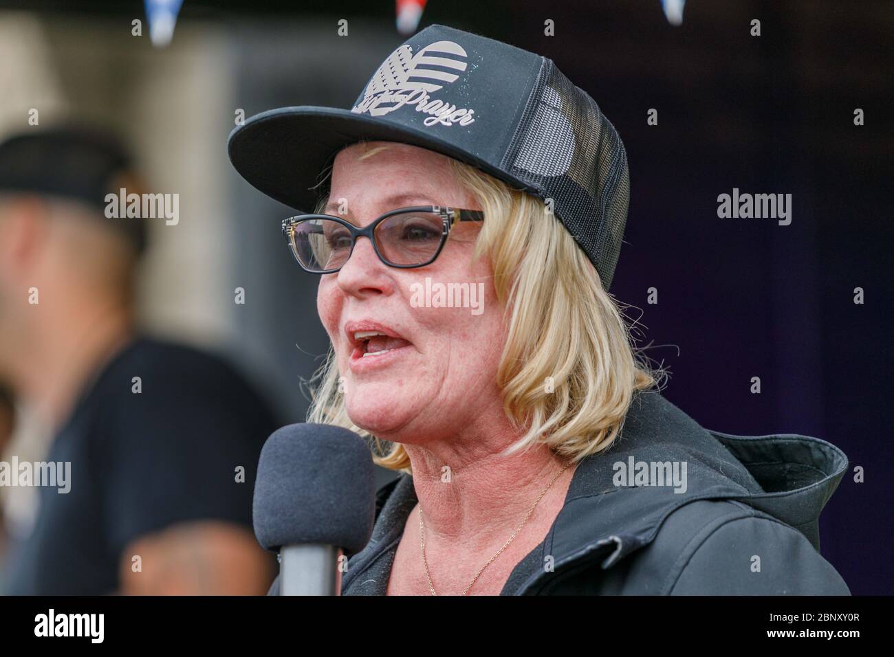 Vancouver, USA. 16th May, 2020. About 100 demonstrators rallied along with Patriot Prayer, Three Percenters, and pro-Trump groups to support early reopening of PetBiz, a pet-grooming salon, in Vancouver, Washington on May 16, 2020. (Photo by John Rudoff/Sipa USA) Credit: Sipa USA/Alamy Live News Stock Photo