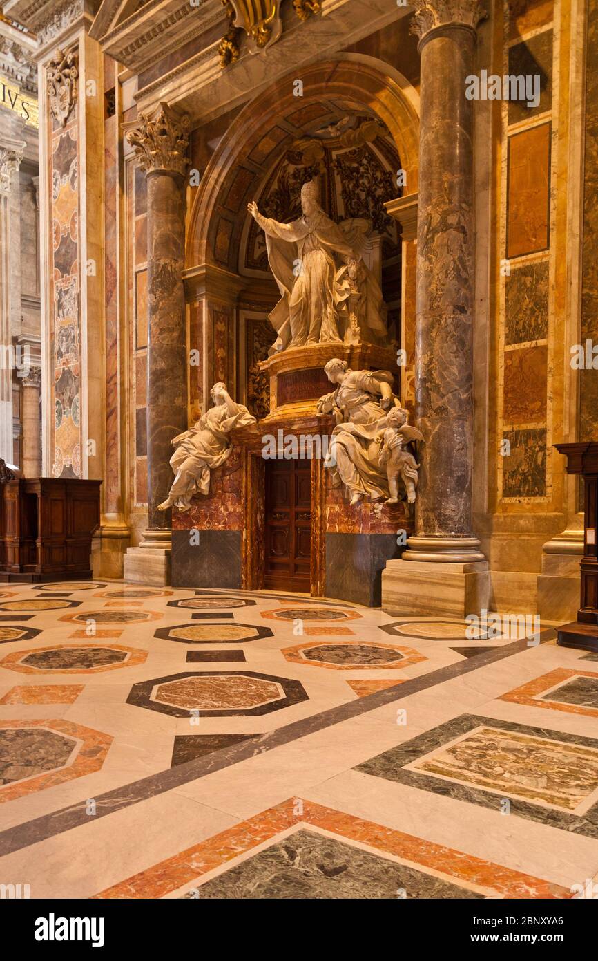 Statue at st peters hires stock photography and images Alamy