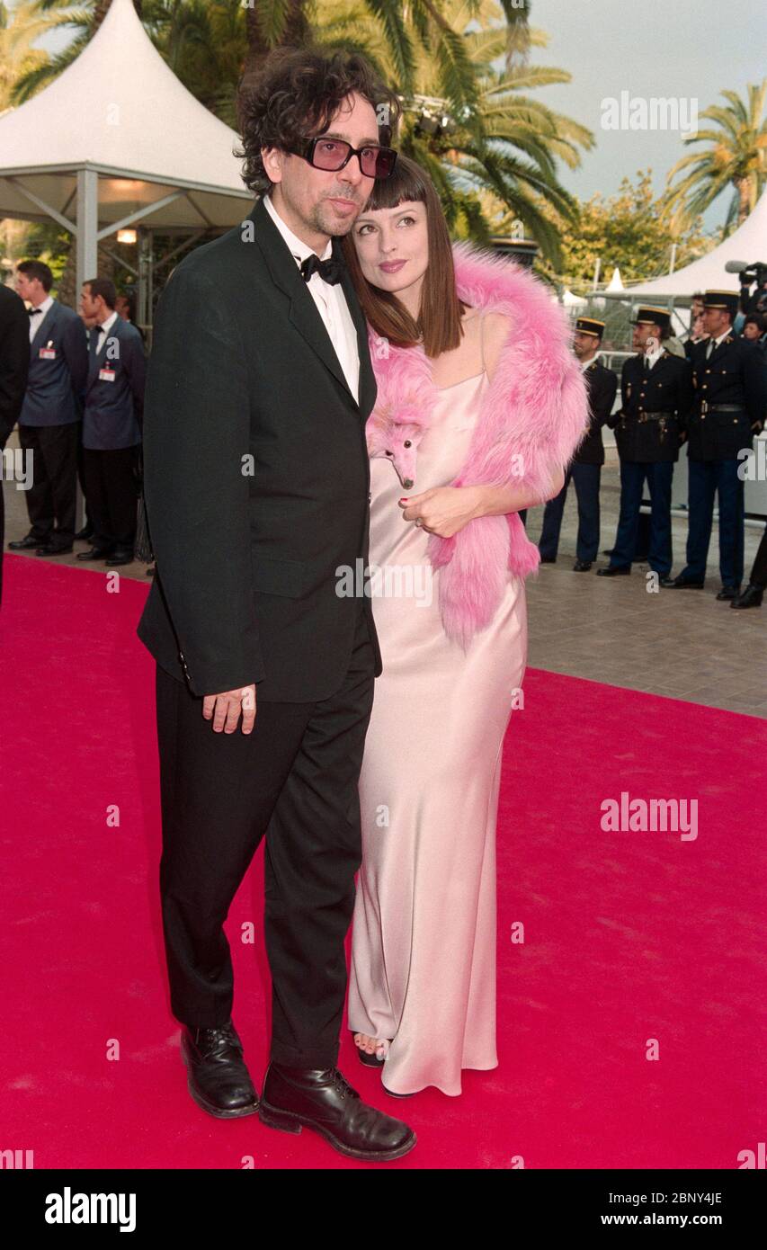 CANNES, FRANCE. May 1997: Actor Tim Burton & actress Lisa Marie at the 50th  Cannes Film Festival. File photo © Paul Smith/Featureflash Stock Photo -  Alamy