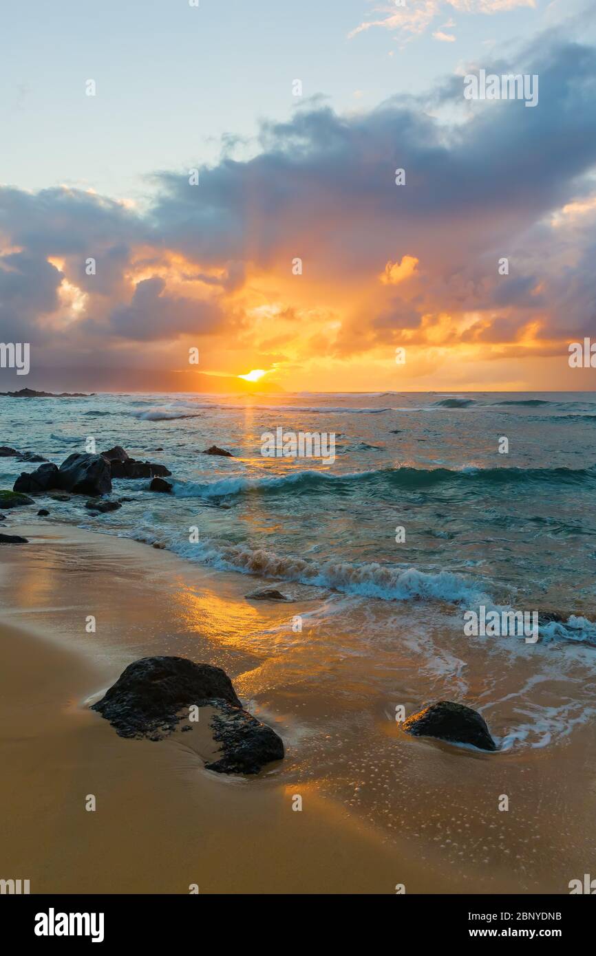 Beach shore dusk hi-res stock photography and images - Alamy