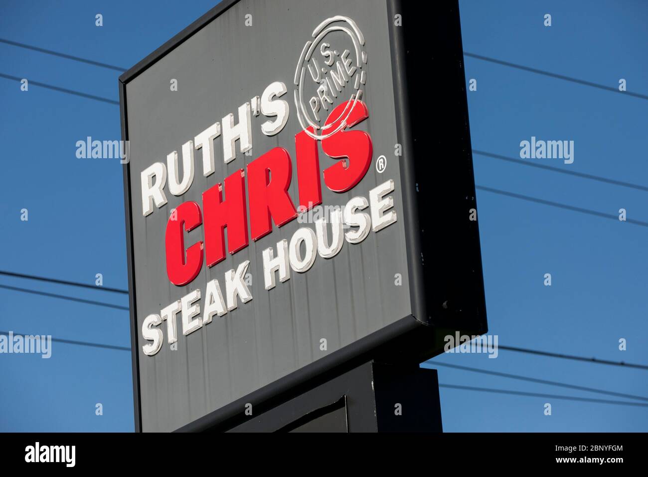A logo sign outside of a Ruth's Chris Steak House restaurant location