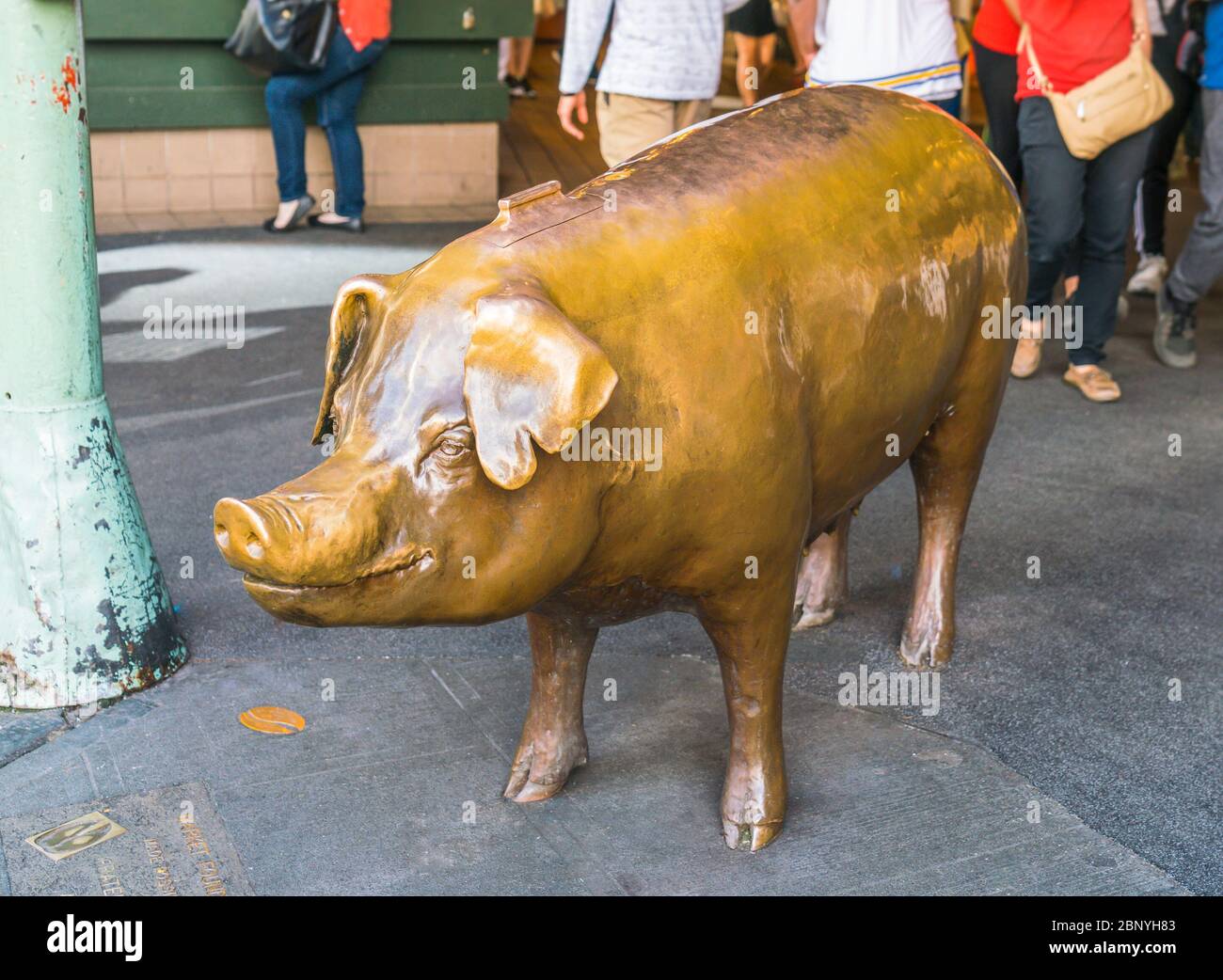 bronze pig at pike place market,Seattle,Washington,usa. for editorial use only Stock Photo Alamy