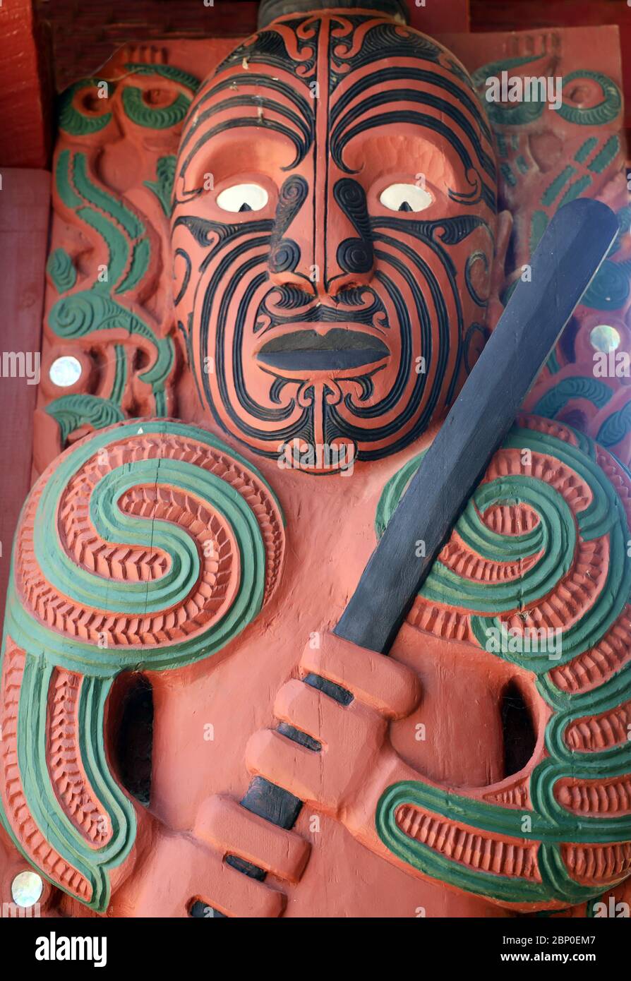 Tihori -ancester ( Ngati Awa) . Maori carving on ceremonial war boat/canoe house Waitangi Treaty Grounds, Bay of Islands, North Island, New Zealand. Stock Photo