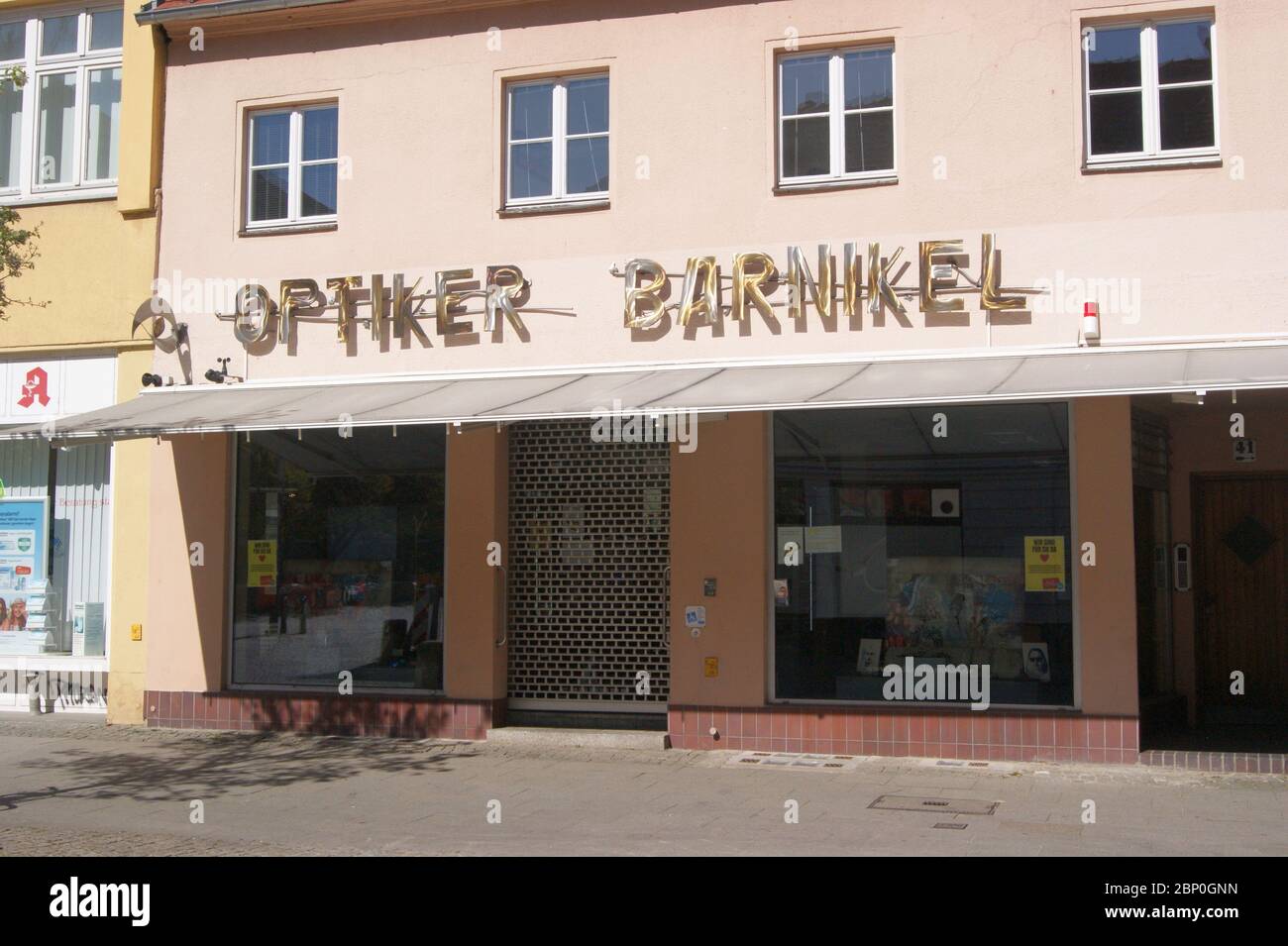 Das Unternehmen Optiker Barnikel in Berlin-Spandau Stock Photo