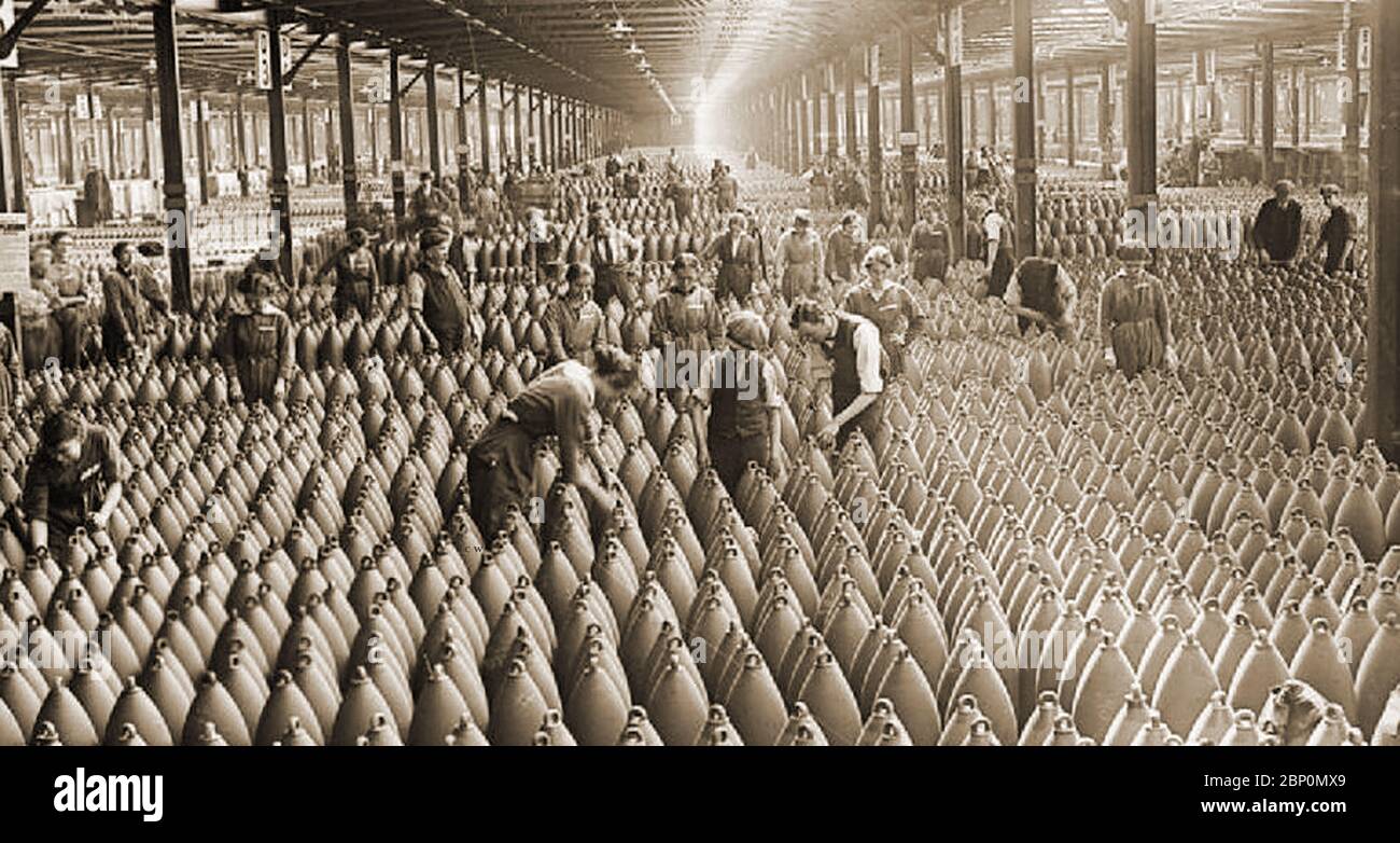WWI - MUNITIONS FACILITIES IN THE UK. Shell production at Chilwell, Nottinghamshire.    On 1 July 1918, 134 people were killed in an explosion at the National Shell Filling Factory No. 6 . Over 250 people were injured in the explosion. This tragedy remains the largest number of deaths caused by a single explosion in Britain Stock Photo