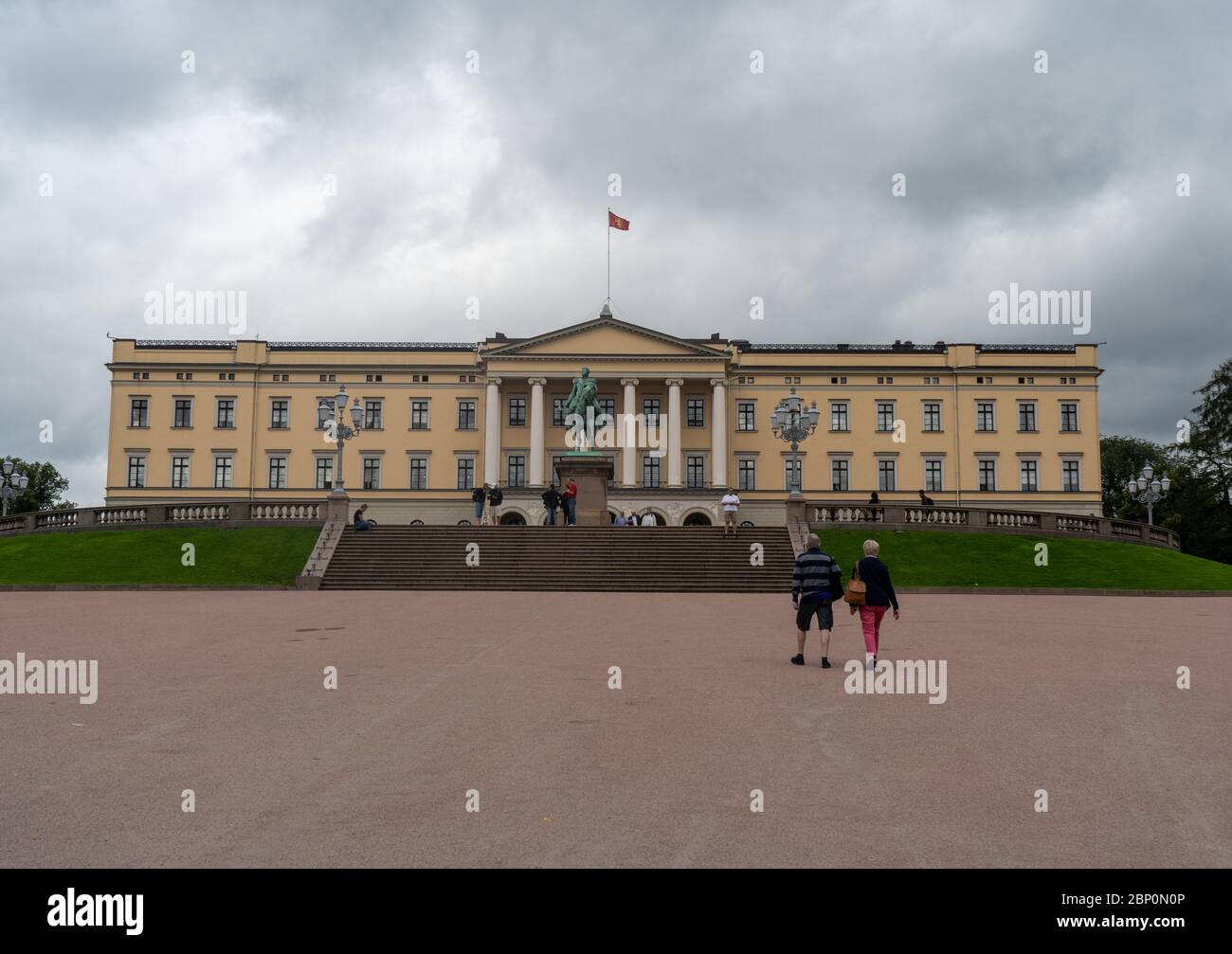 August 2019. People walking around The Royal Palace of Oslo in Norway. Stock Photo