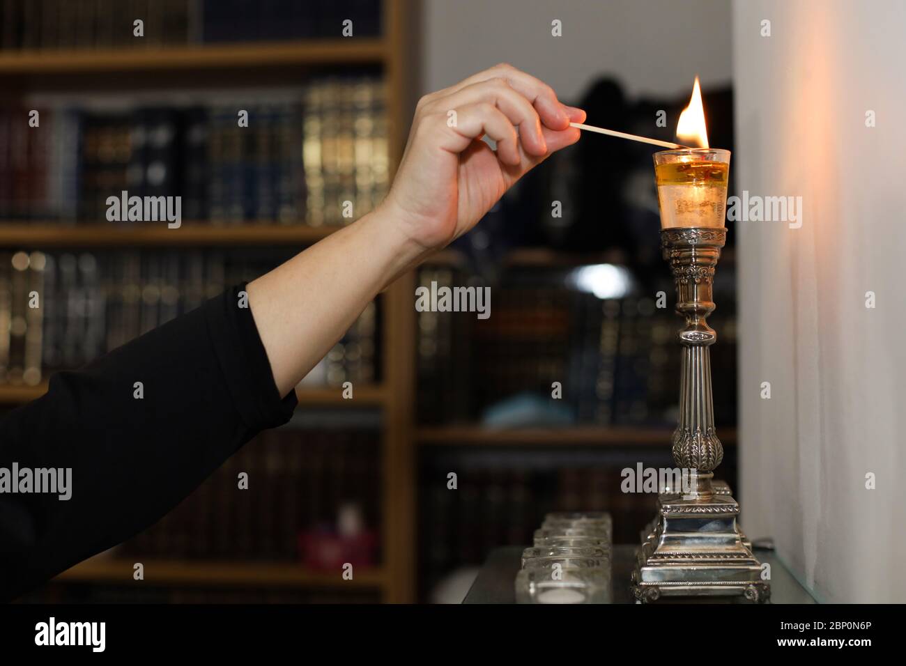 Shabbat candle hires stock photography and images Alamy
