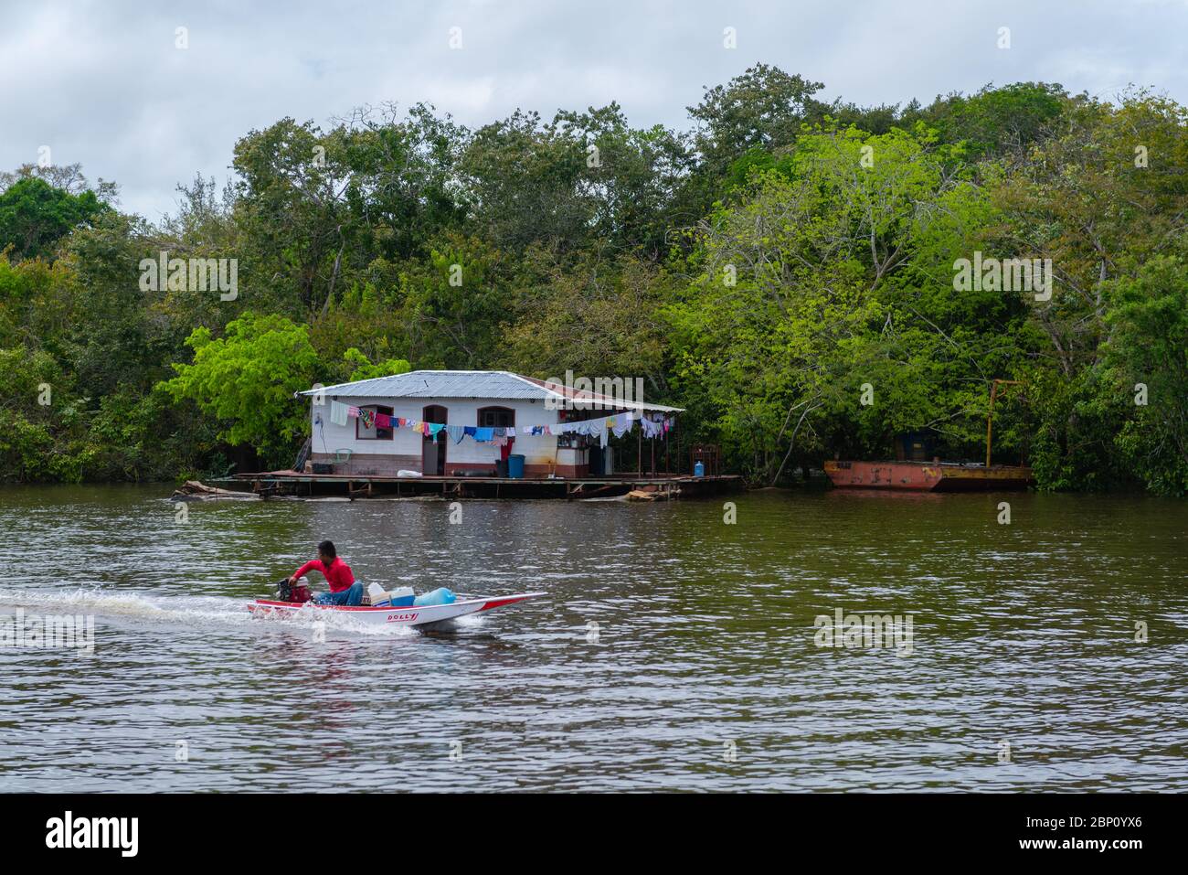 Floating houses amazon hi-res stock photography and images - Alamy