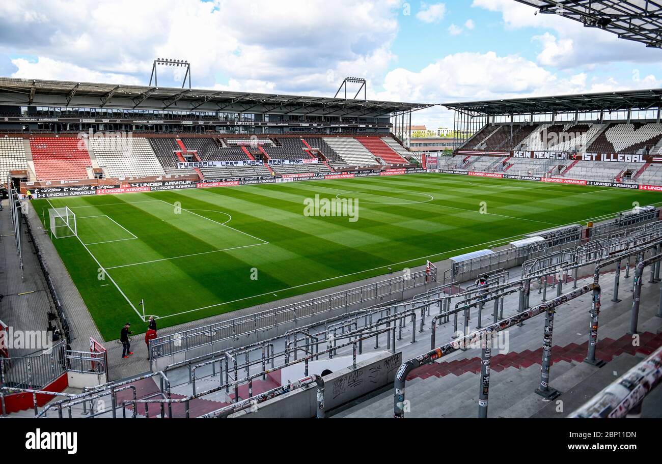 Hamburg, Germany. 17th May, 2020. Football: 2nd Bundesliga, FC St. Pauli -  1st FC Nürnberg, 26th matchday at the Millerntor stadium. Only a few club  members are in the otherwise empty stadium.