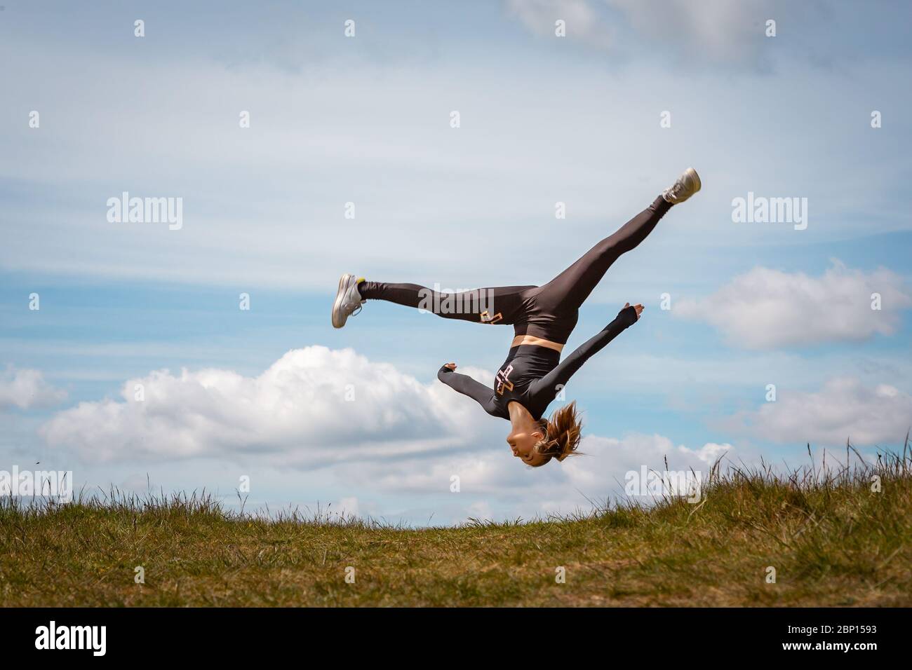 En Español – Handstand for Parkinson's