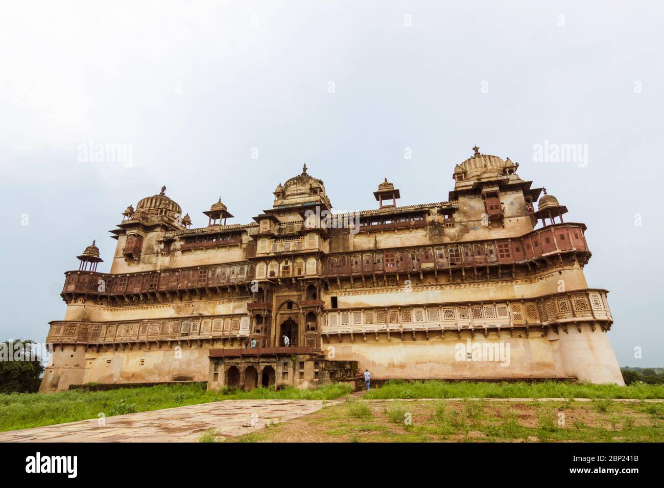 Orchha, Madhya Pradesh, India : 17th century Jahangir Mahal palace within the Orchha Fort complex. Stock Photo