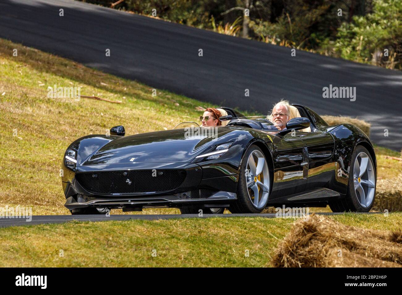 2019 Ferrari Monza SP2 V12 supercar Stock Photo Alamy