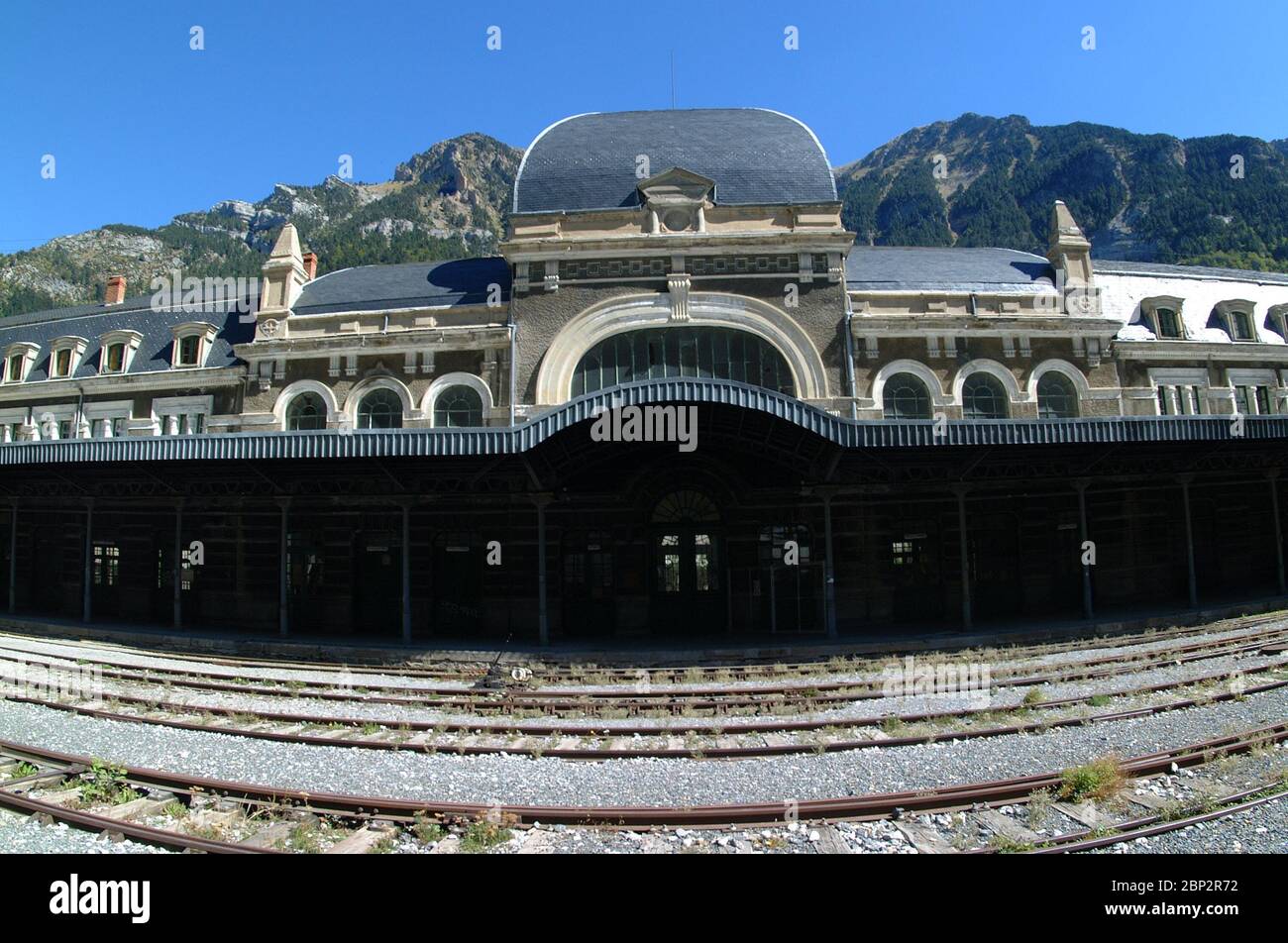 Estación internacional ferroviaria de Canfranc Stock Photo