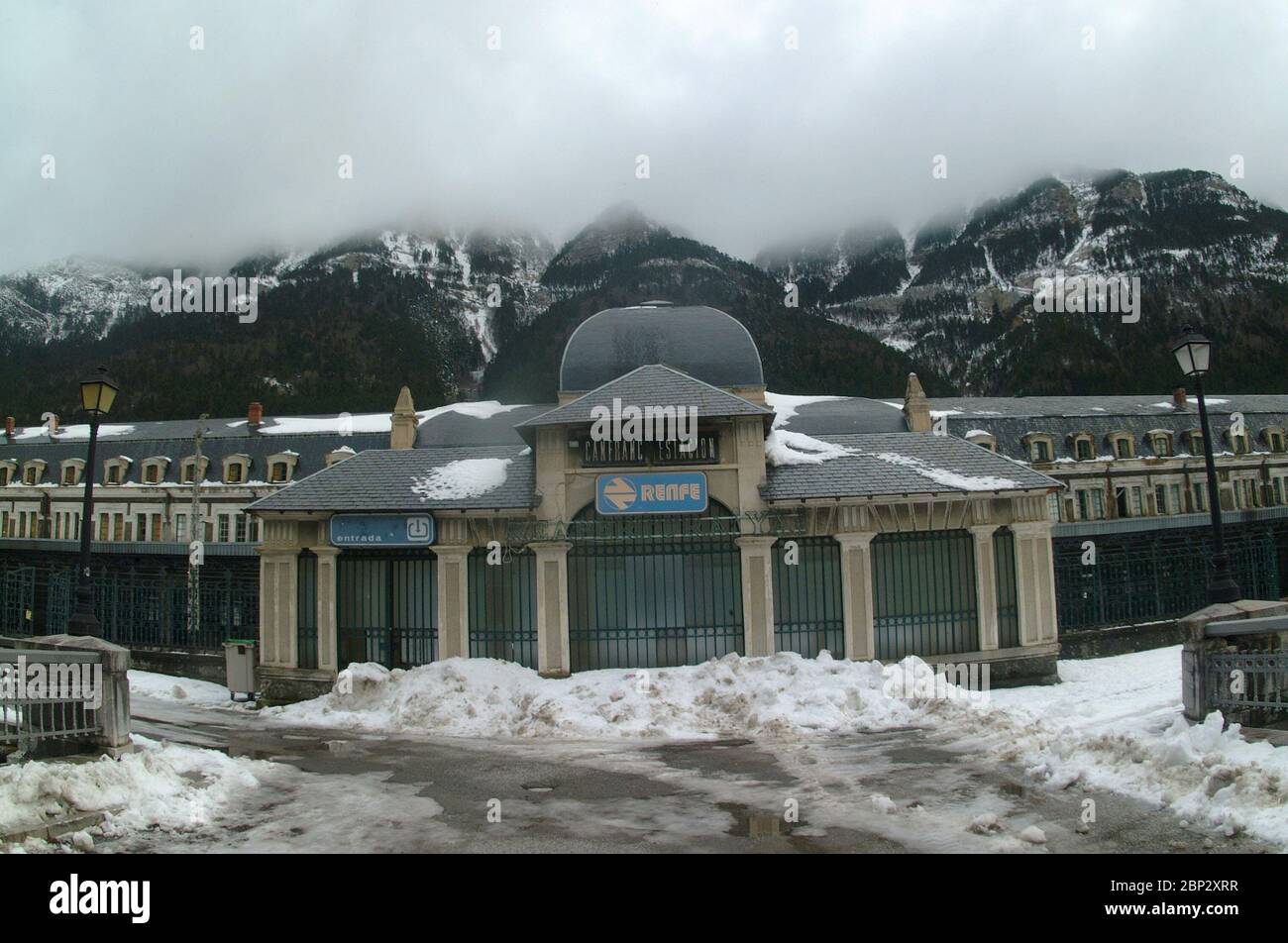Canfranc international railway station Stock Photo Alamy