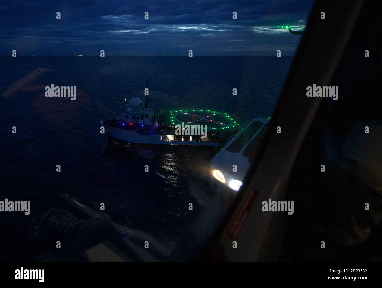 Emergency procedures helicopter hi-res stock photography and images - Alamy