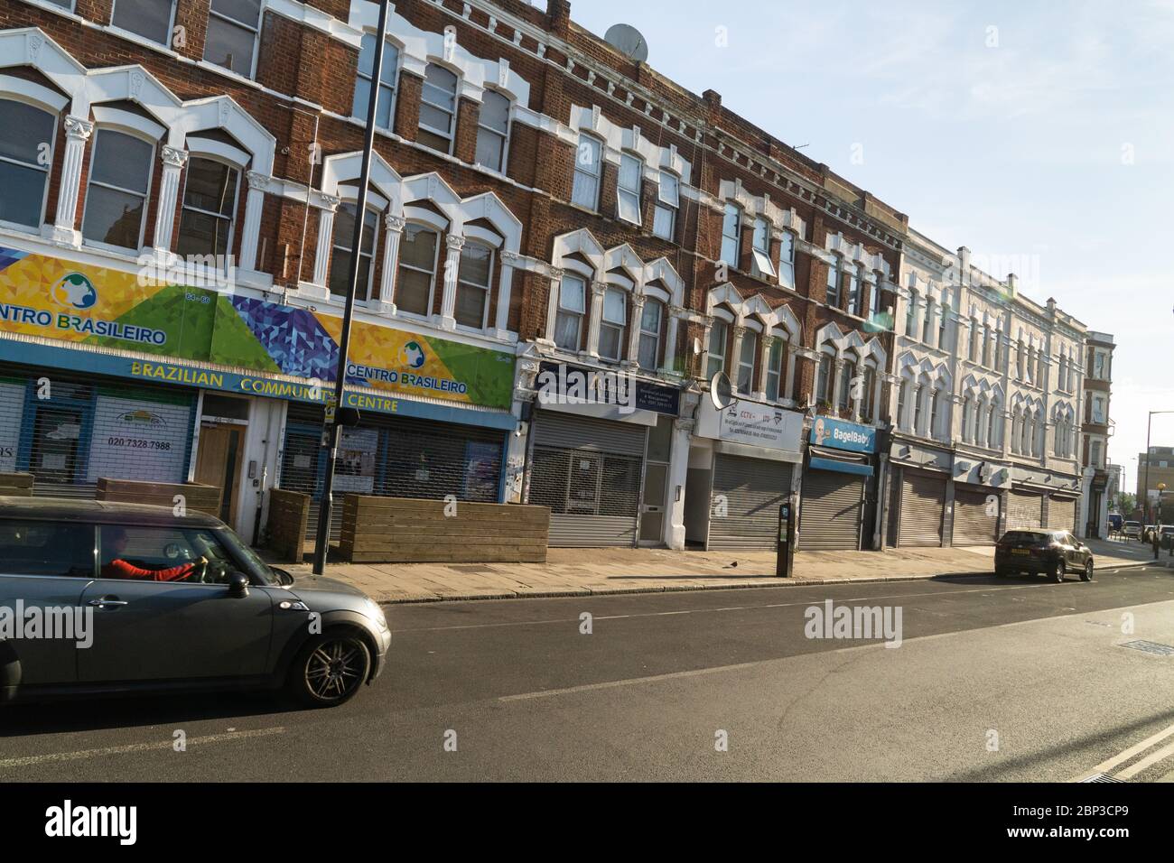 Parade of shops on Willesden Lane, Kilburn Stock Photo Alamy