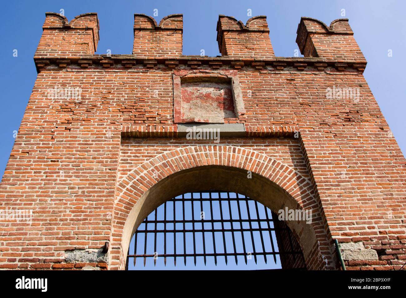 The east door of Soncino castle Stock Photo