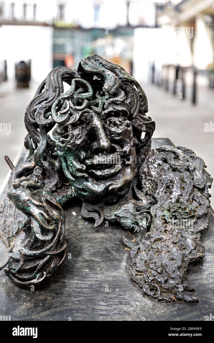 Get Oscar Wilde Statue Maggi Images