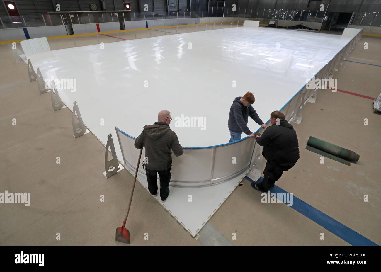 Malchow, Germany. 13th May, 2020. In the ice rink Axel Mahnke (lr), employee, Hendrik Preuß