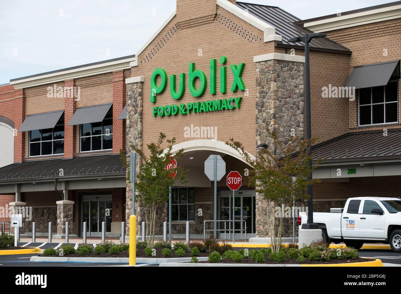 A logo sign outside of a Publix Super Markets retail grocery store location in Midlothian, Virginia on May 13, 2020. Stock Photo