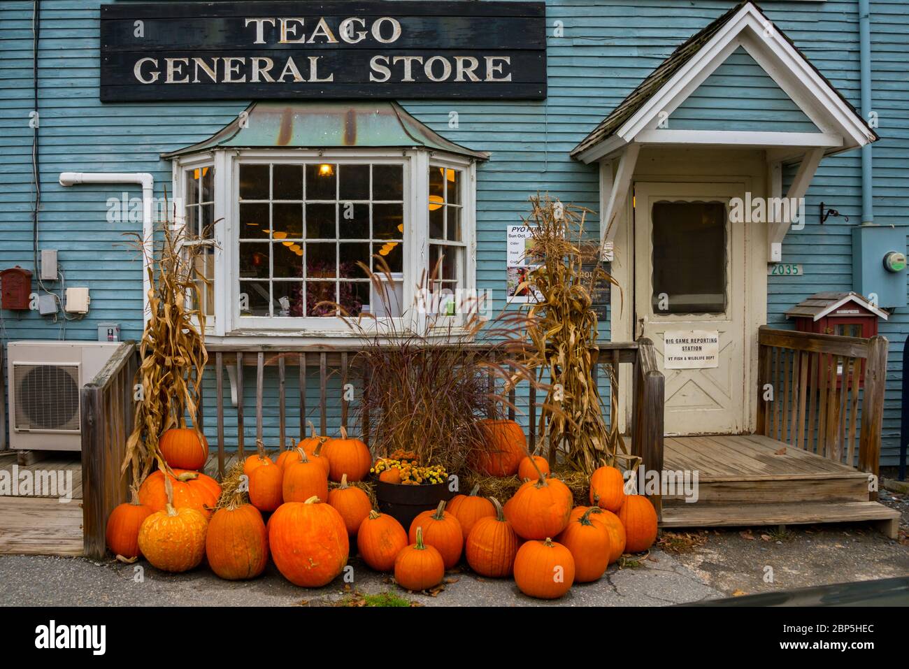 Small New England Town General Store, Pomfret, Vermont Stock Photo