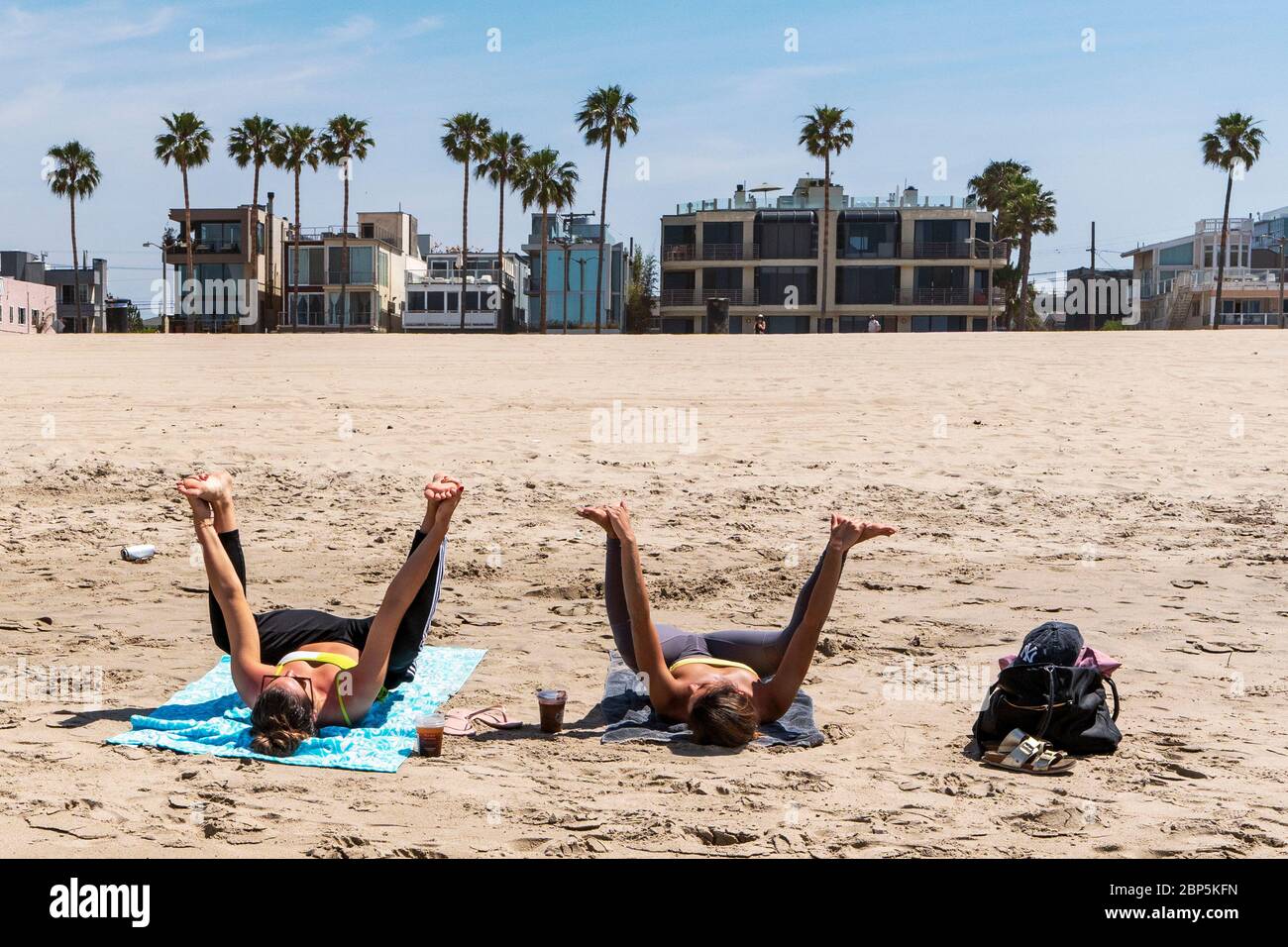 Venice beach women hi-res stock photography and images - Page 3 - Alamy