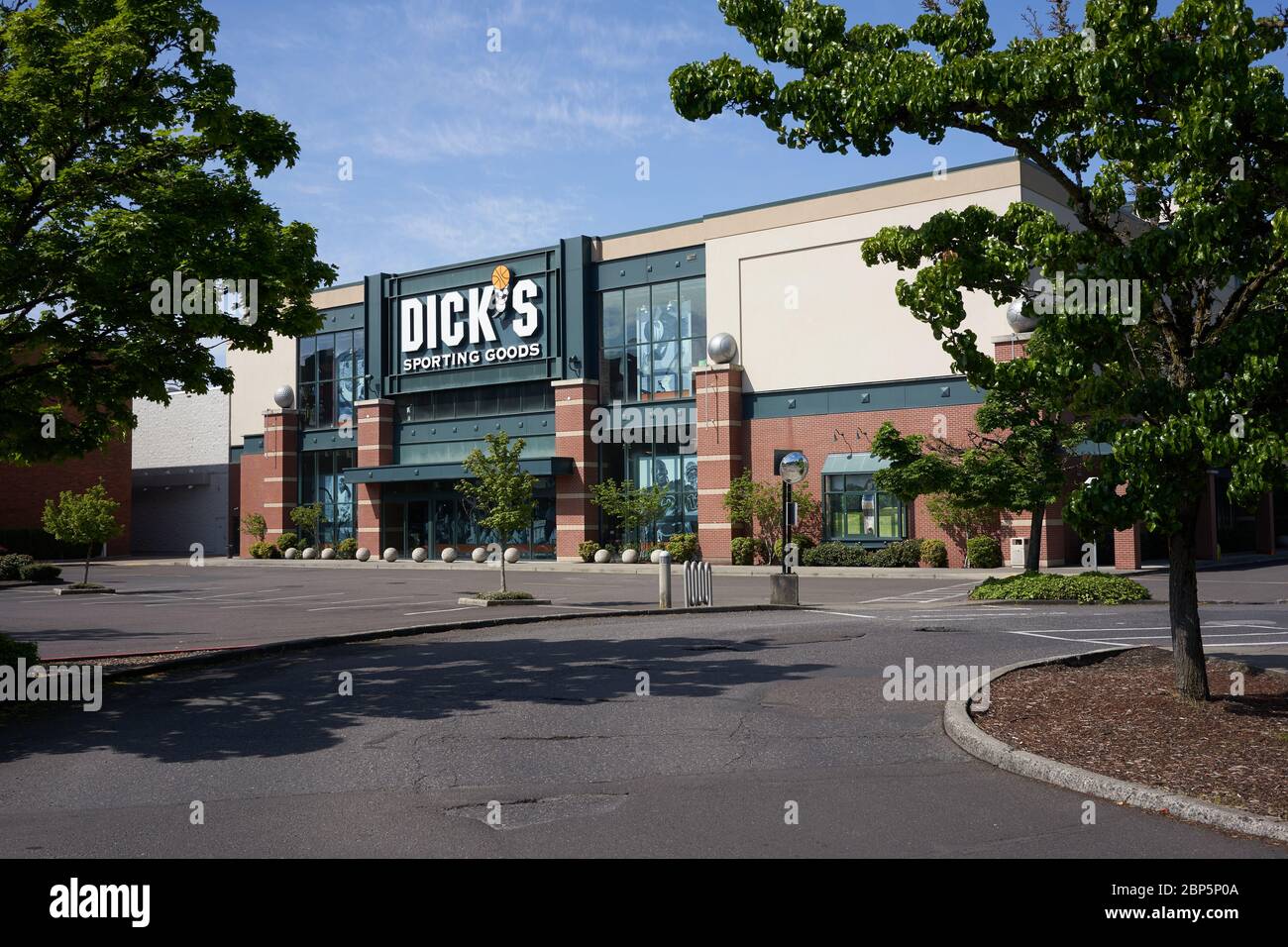 Dicks sporting goods hires stock photography and images Alamy