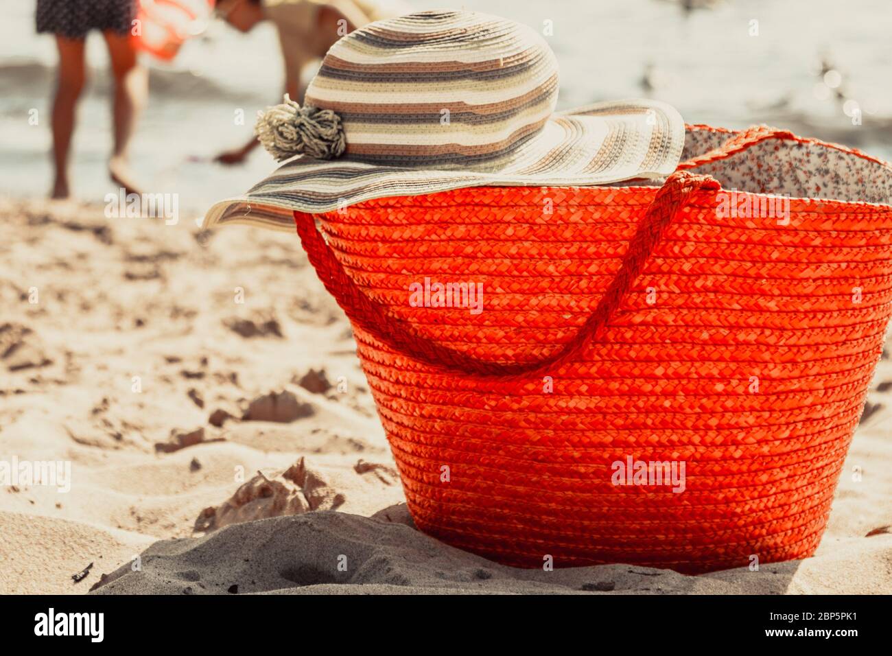 purse for beach vacation