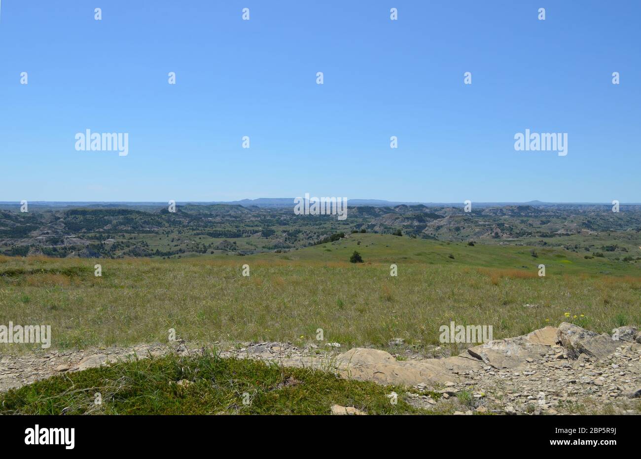 Spring in the North Dakota Badlands: Square & Sentinel Buttes East of Buck Hill in the South Unit of Theodore Roosevelt National Park Stock Photo