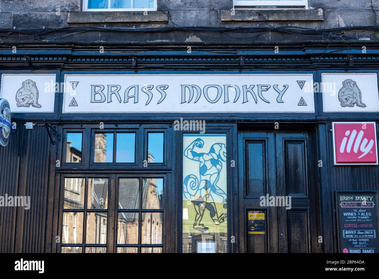 Brass Monkey pub on Drummond Street closed for business during coronavirus lockdown - Edinburgh, Scotland, UK Stock Photo