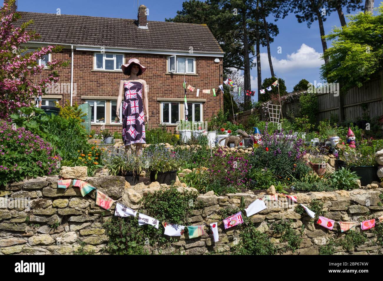 English front garden hi-res stock photography and images - Alamy