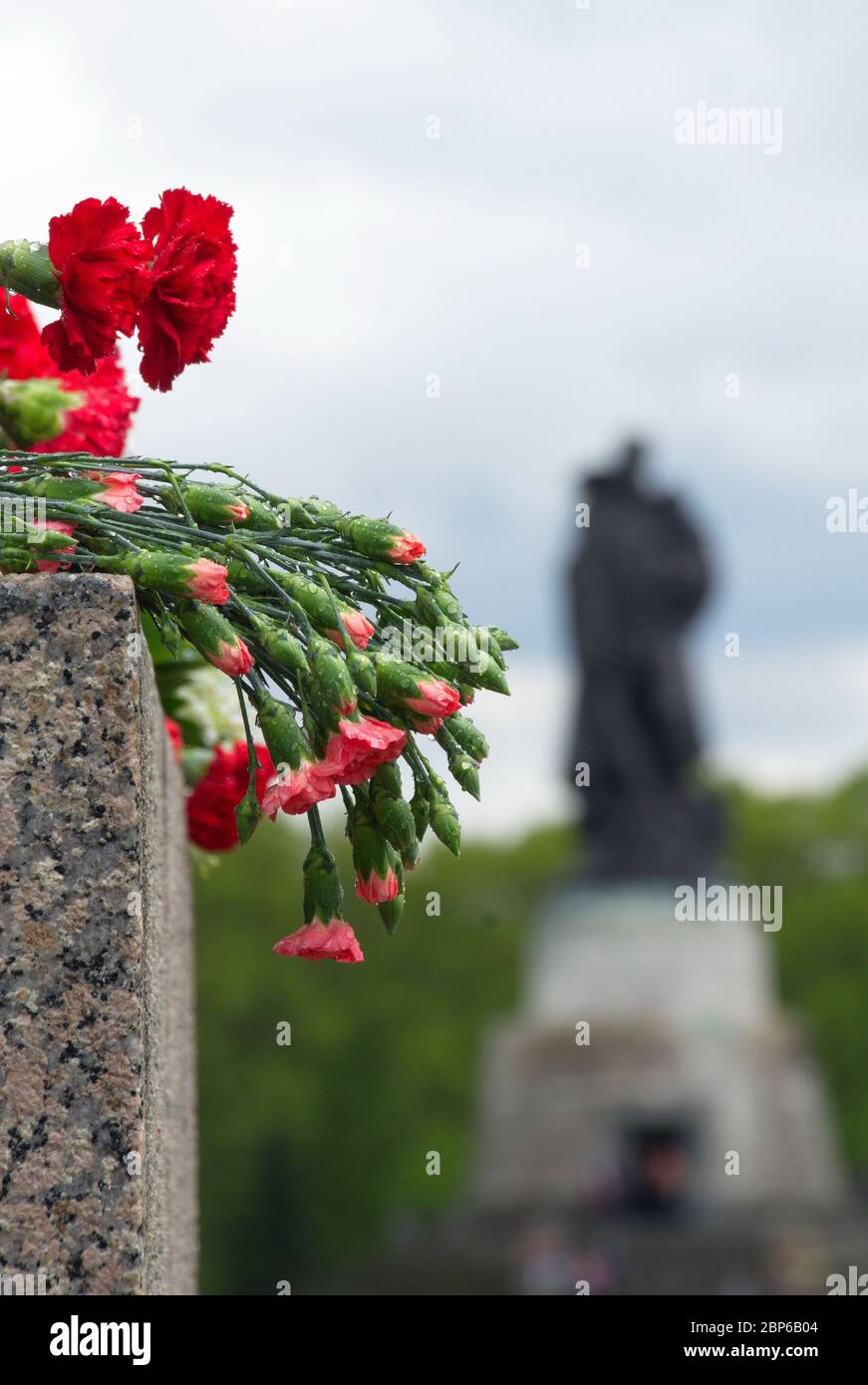 Flowers at Soviet monument in Berlin, 9th of May 2019 Stock Photo