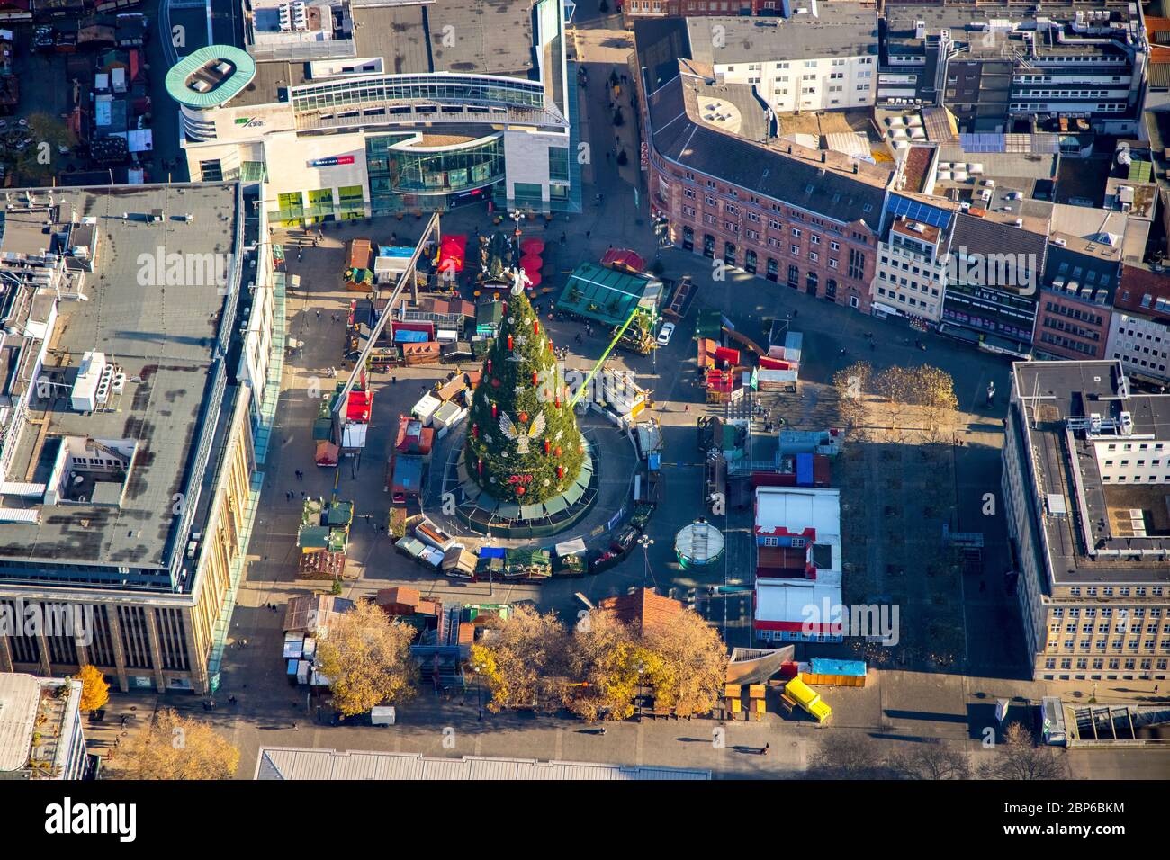 Aerial view, Christmas market, largest Christmas tree in the world