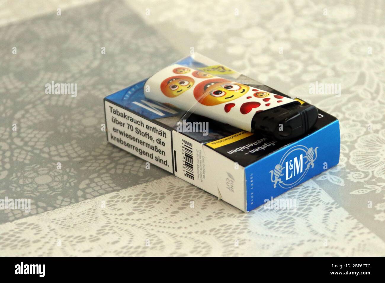 Cigarette Packets High Resolution Stock Photography and Images Alamy