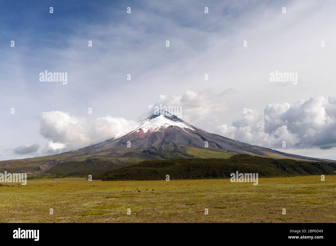 Cotopaxi ecuador hi-res stock photography and images - Alamy