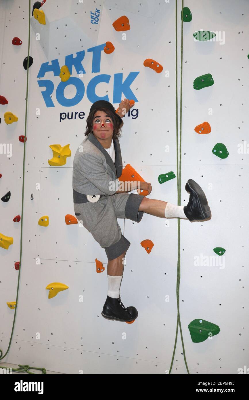 Chistirrins,celebrity climbing on the 16m high professional climbing wall in the Europa Passage,Hamburg,13.06.2019 Stock Photo