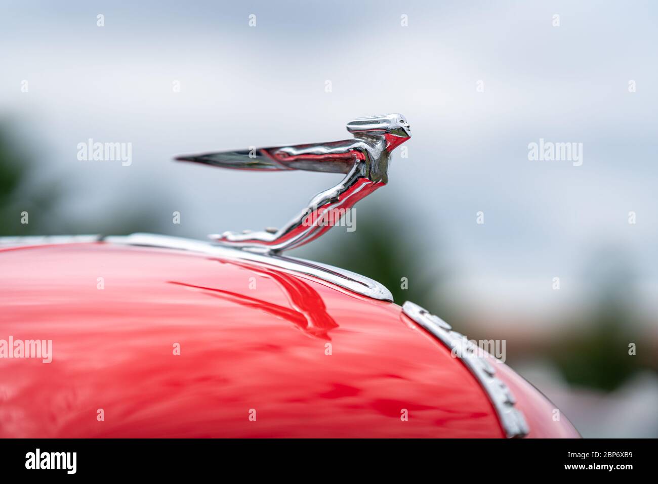 PAAREN IM GLIEN, GERMANY - JUNE 08, 2019: Hood ornament of luxury car Auburn Boattail Speedster 851, 1935. Die Oldtimer Show 2019. Stock Photo