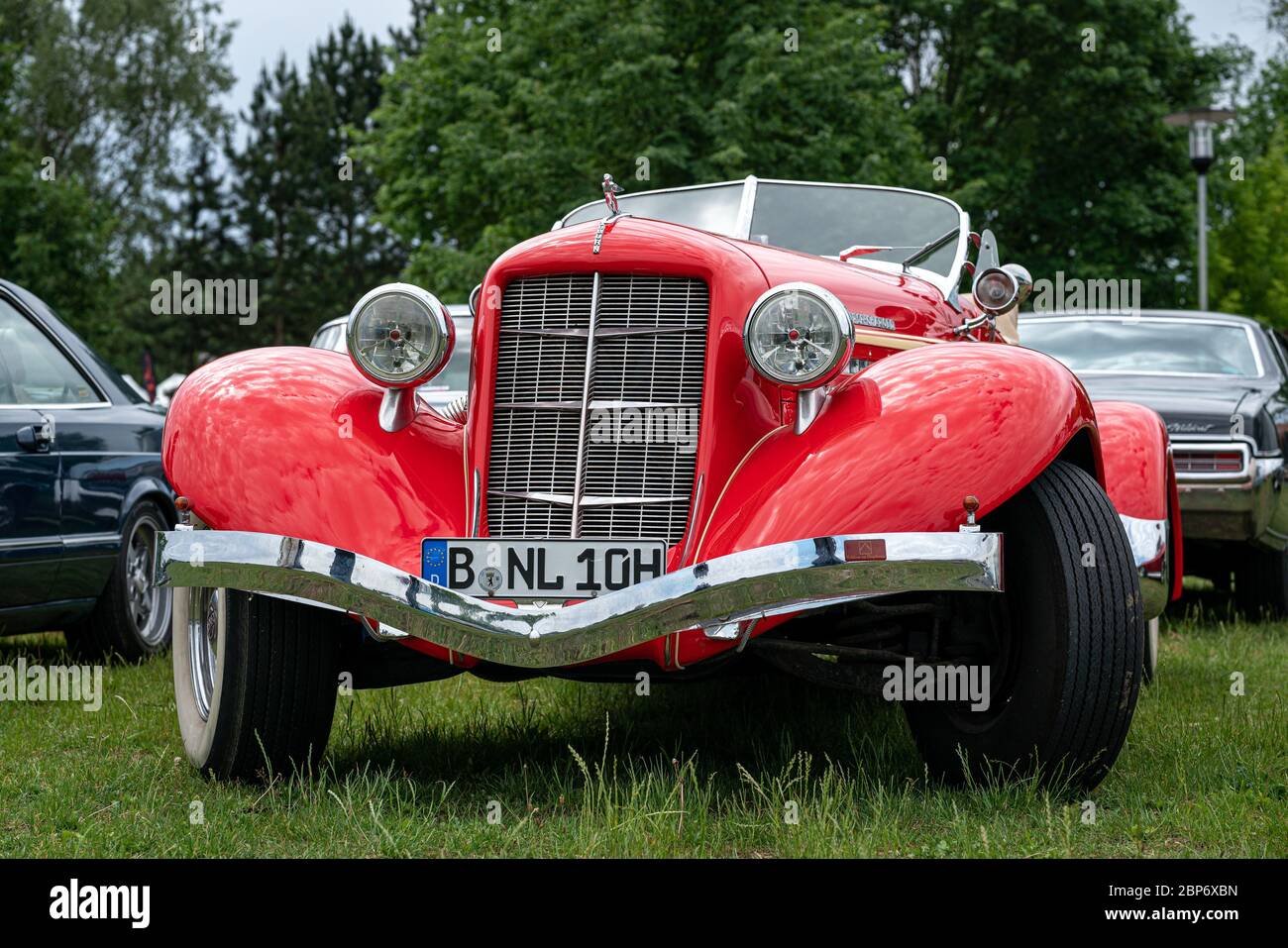 PAAREN IM GLIEN, GERMANY - JUNE 08, 2019: Luxury car Auburn Boattail Speedster 851, 1935. Die Oldtimer Show 2019. Stock Photo