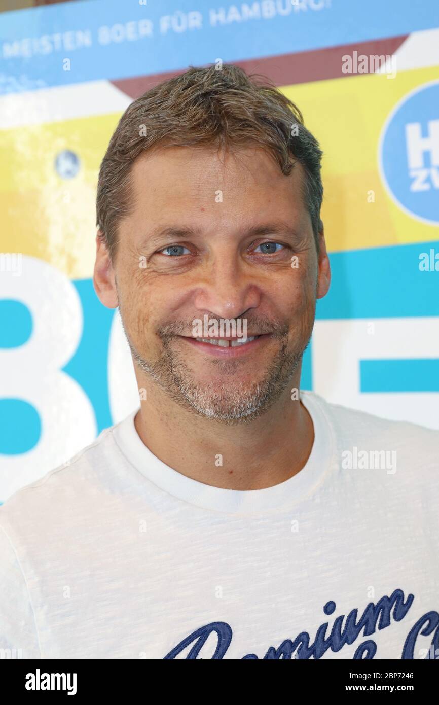 Patrick Bach,visit of the actor Patrick Bach as co-host in the 80s cafe of  the radio station Hamburg 2 in Ottensen,Hamburg,01.08.2019 Stock Photo -  Alamy
