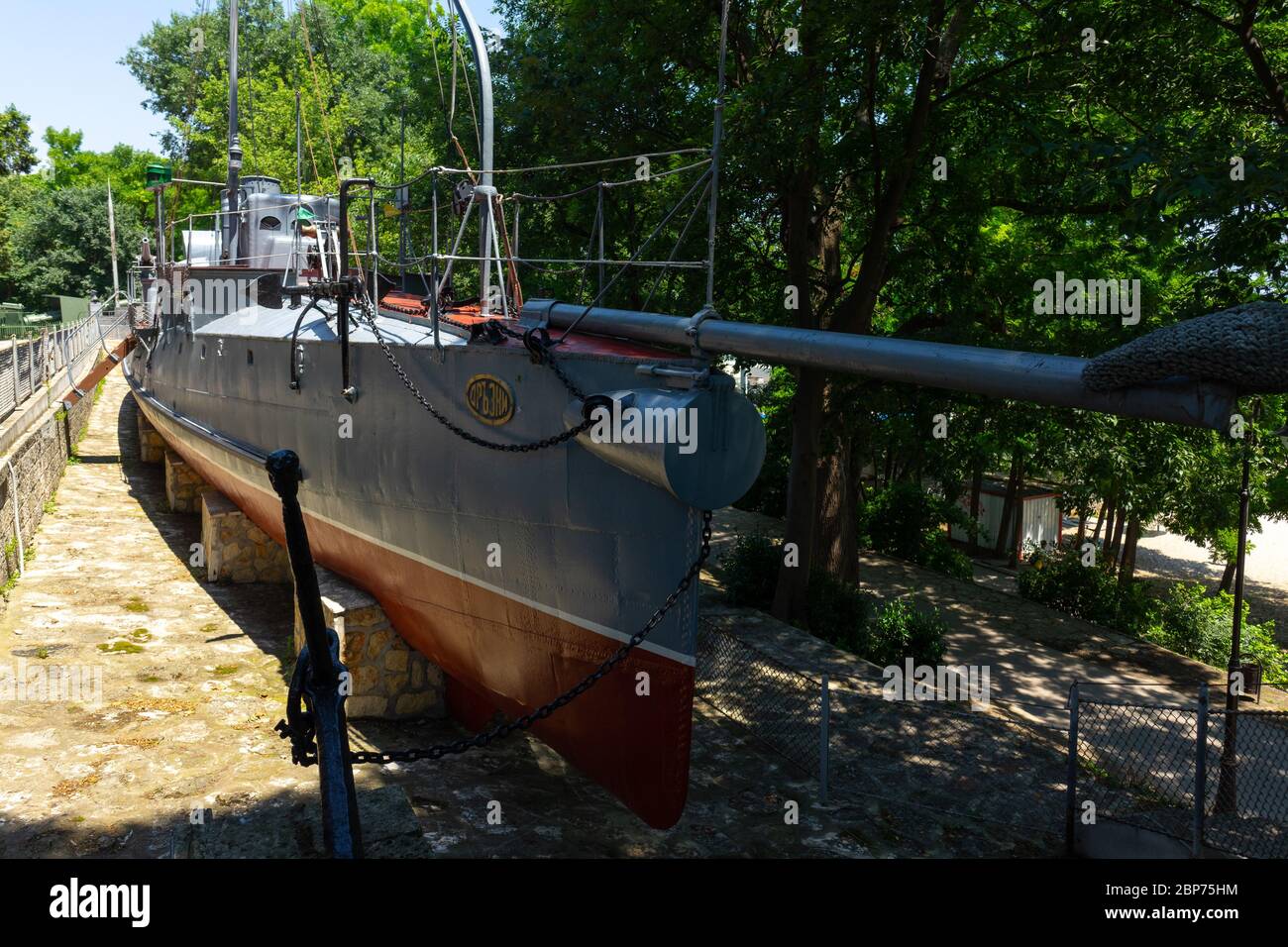 VARNA, BULGARIA - JUNE 26, 2019: Seaside Park. Bulgarian torpedo boat Drazki (Intrepid) built in the early 20th century. Front view. Stock Photo