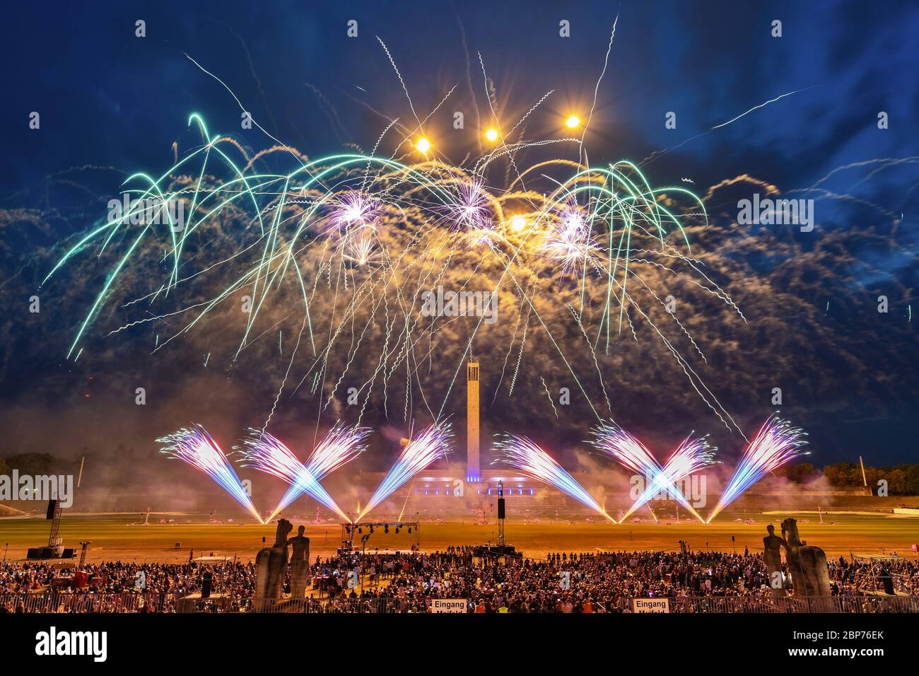 Hamex (Slowenien), Fireworks at the highest level, showdown of the Koenigsklasse at the Pyronale 2019 on the Maifeld in front of the Berlin Olympic Stadium. Stock Photo