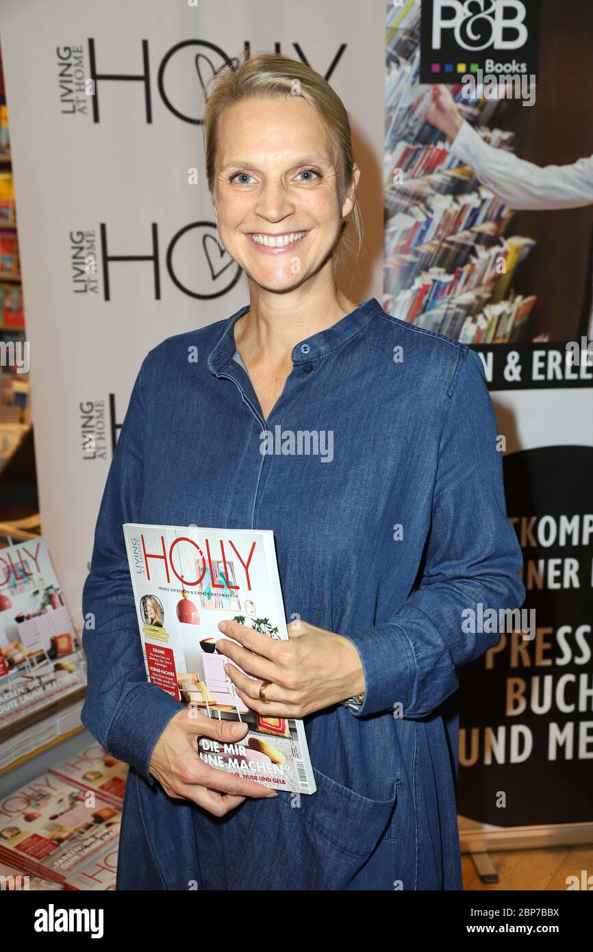 Sinja Schuette,autograph session of interior blogger Holy Becker at PG Books in the Wandelhalle,Hamburg,26.09.2019 Stock Photo