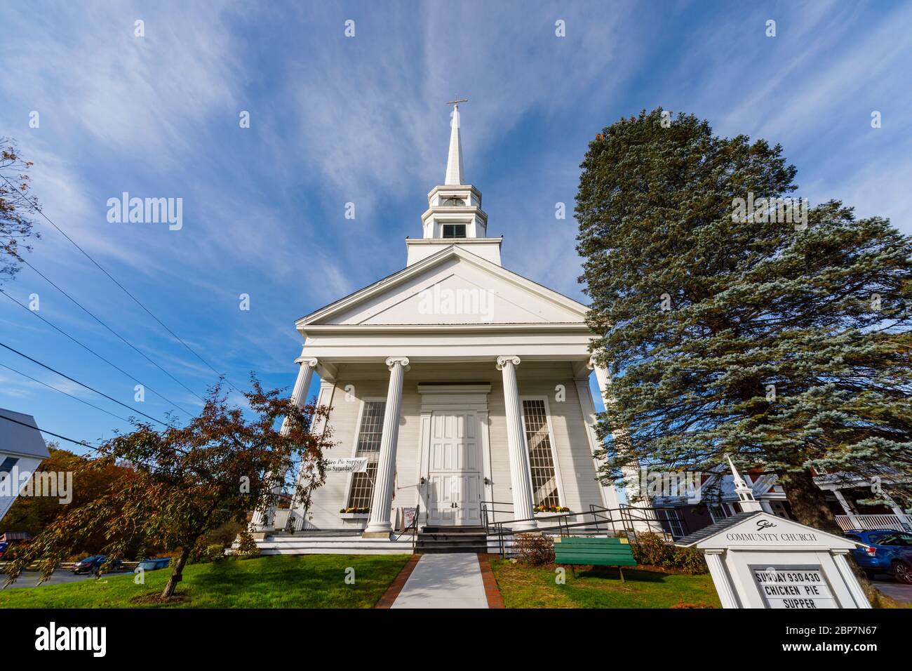 View of the famous non-denominational Stowe Community Church in Main Street, Stowe, Vermont, New England, USA Stock Photo